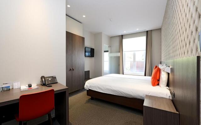 Square Hotel