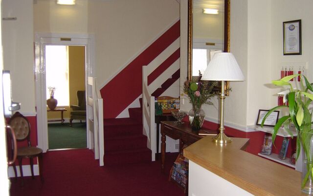 Gyllyngvase House