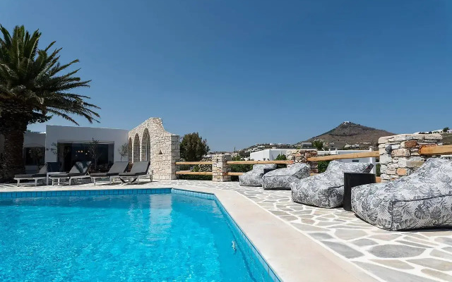Pnoi Hotel