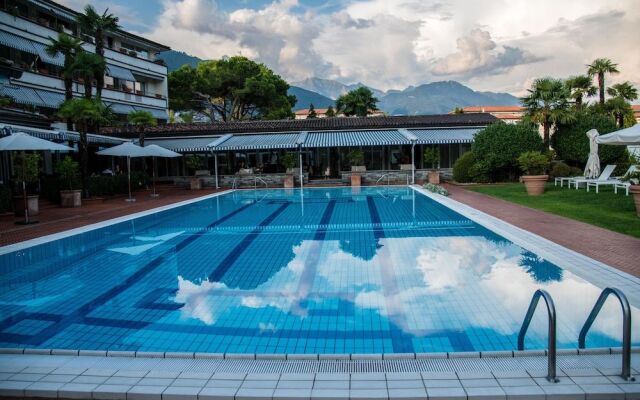 Villa Delta Suites House