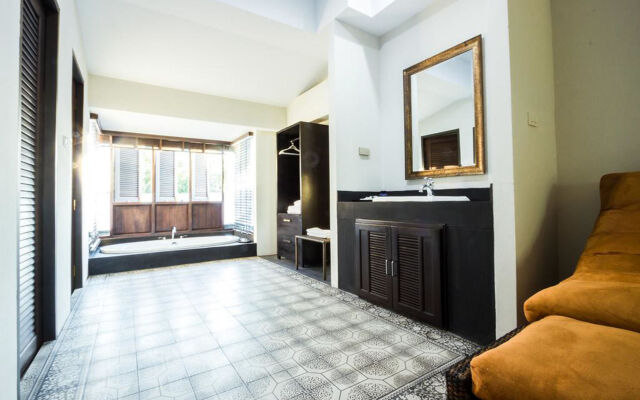 Jamadevi Hotel