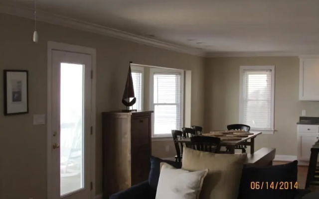 Pelican Watch - 6 Br Home