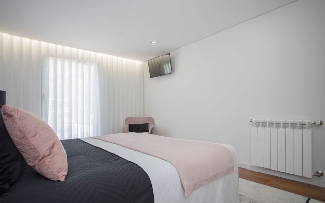 Liiiving- Luxury River View Apartment II