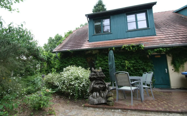 Semi detached house, Glave