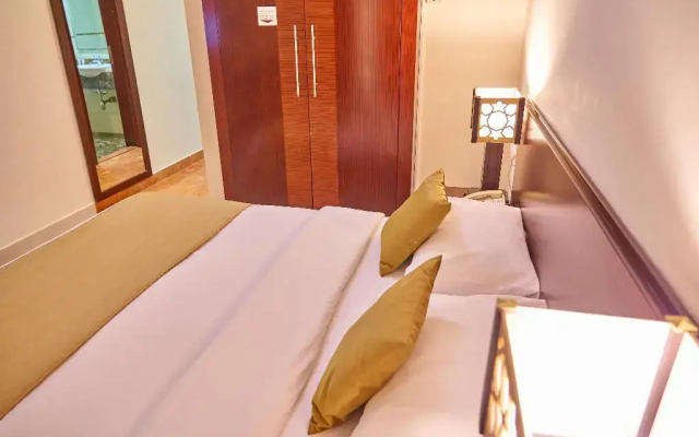 Сlick Square Hotel