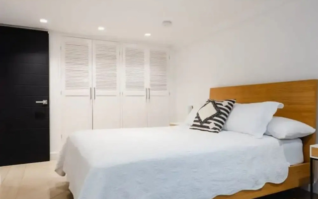 w Modern Duplex in San Felipe