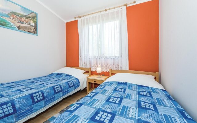 Stunning Apartment in Grebastica With 2 Bedrooms and Wifi