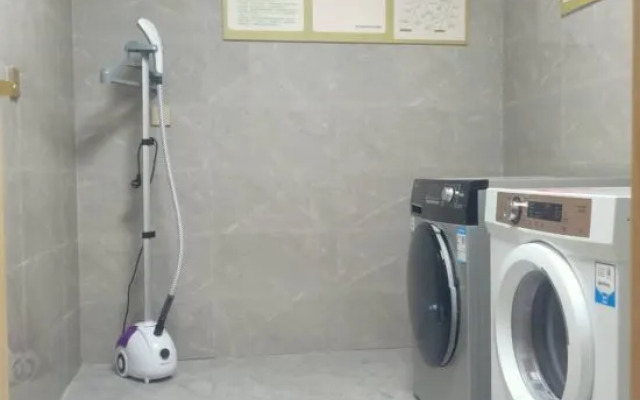 Vienna International Hotel (Shicheng Qinjiang Park)