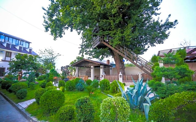 Garden Hotel