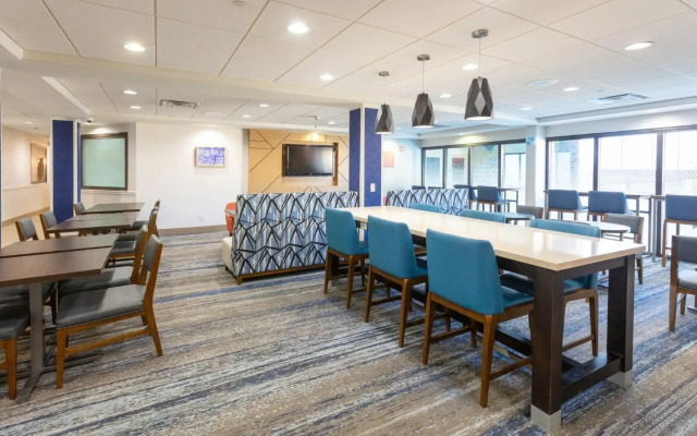 Holiday Inn Express & Suites Jacksonville Airport by IHG