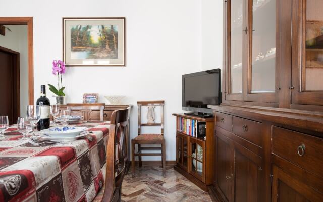 Parma A due passi dall'Ospedale Apartment