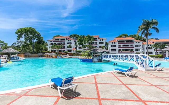 Serene Sosúa Retreat With the Biggest Pool in Sosua