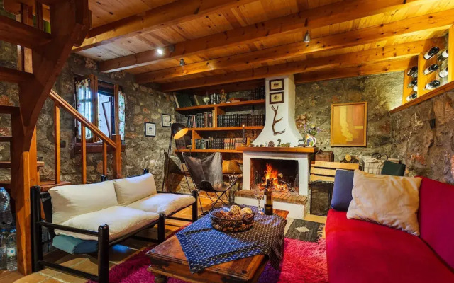 Escape in the Forest, Cosy Chalet with Home Cinema
