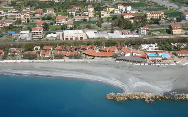 Le Mandrelle Beach Resort