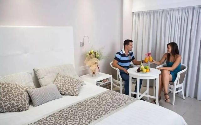 Asterias Beach Hotel