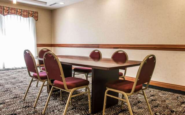 Comfort Suites Canton - Detroit