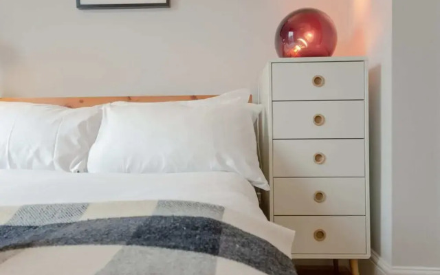 Vibrant 1 Bedroom Flat In Islington With Garden