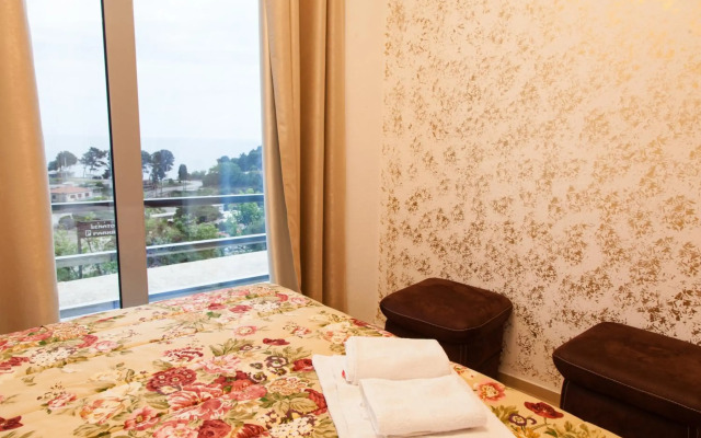 Hotel Senator