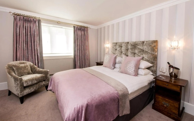 The Manor Elstree