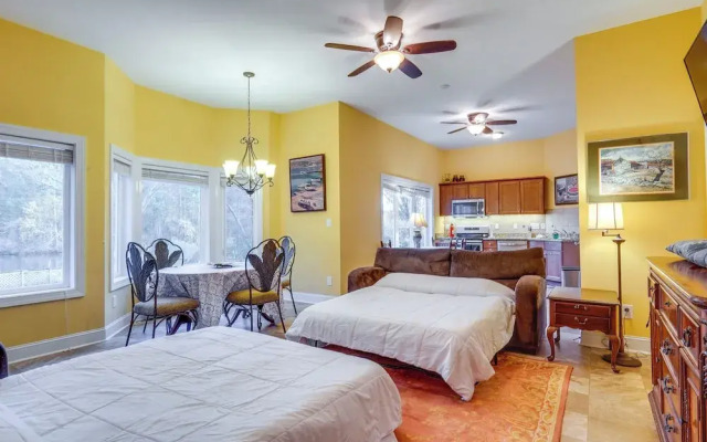 Scenic Studio w/ Dock Access in Fayetteville!