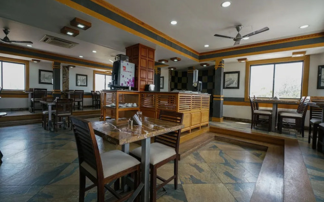 OYO 15155 Hotel Mart View