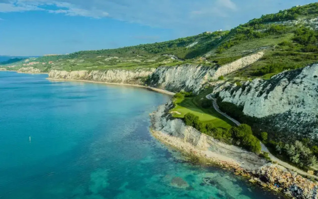 Thracian Cliffs Owners Apartments