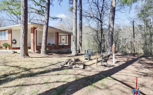 Peaceful Trenton Home w/ Patio Near Hiking!