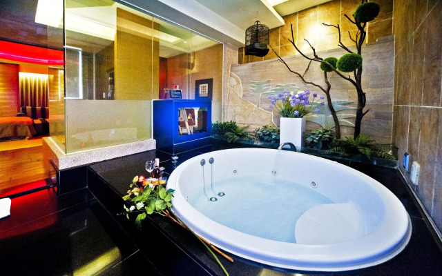 Xintiandi Motel