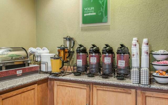 Quality Inn & Suites Farmington