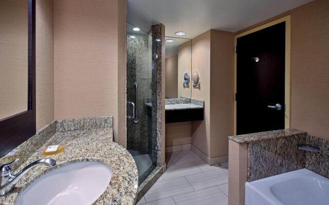 Crowne Plaza Lombard Downers Grove by IHG