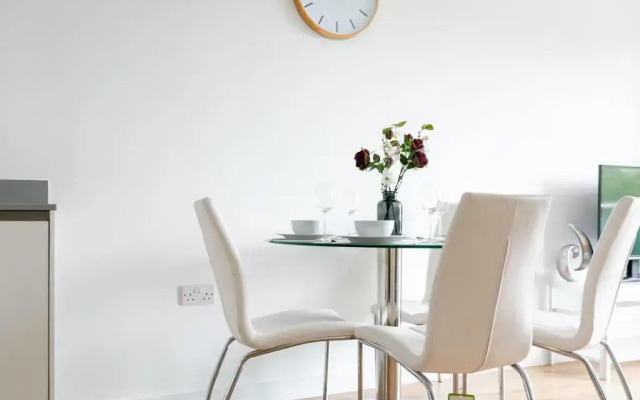 Skyvillion Tower Points - Tower Point Lovely apartment in Enfield London