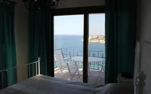 True Blue Pansiyon Karaburun