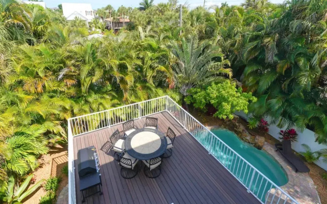 Tropical Oasis Apartment 5