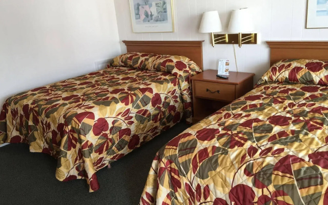 Fish Tales Boardwalk Inn