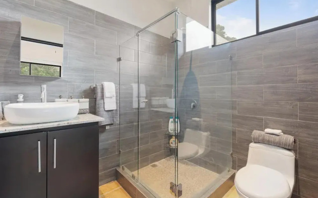 Suite 4 - Sloth Pool&Beach 3 BR Condo