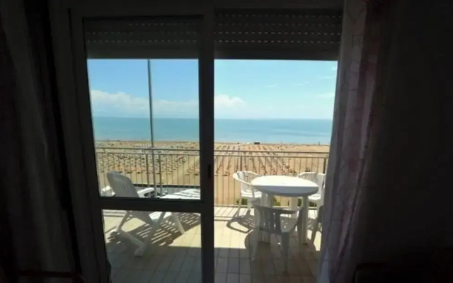 Seaside Bliss Apartment With Front sea View