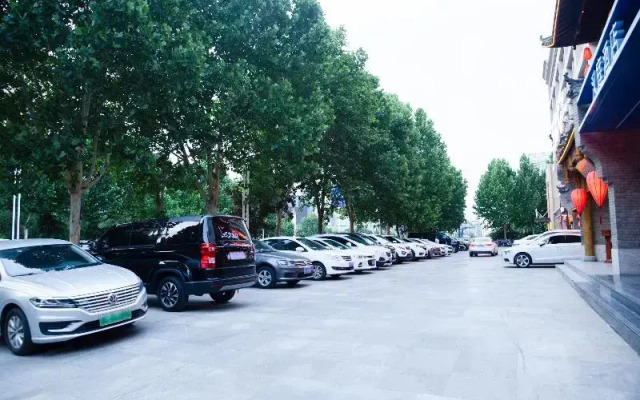 Hanting Hotel(Zibo North Railway Station Lutai Ave