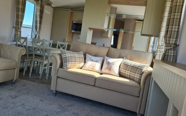 Stunning Platinum Caravan in Rhyl 2 Mins to Beach