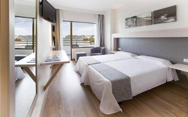 Vibra Beverly Playa Hotel