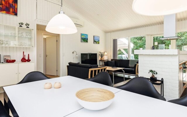 8 Person Holiday Home in Albaek