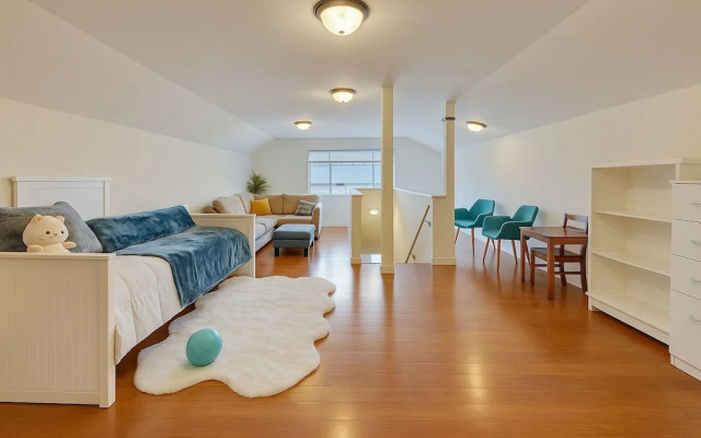 The Grand North Seattle Family Home