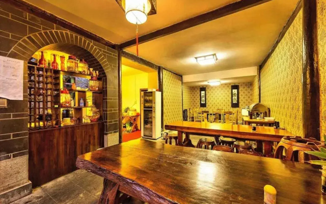 Donghe Inn