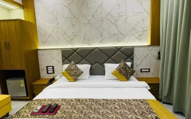 HOTEL DOUBLE CROWN Mumbai AIRPORT T2