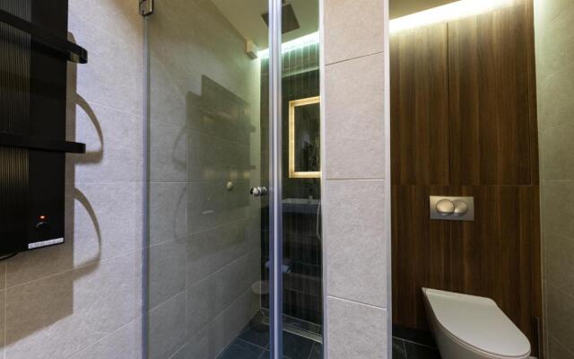 Woodside Apartment 218