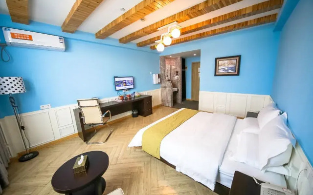 Durian Candy Hotel (Zhuji Diankou Town Passenger Station)