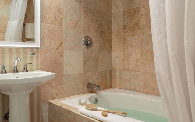 Chateau Inn and Suites