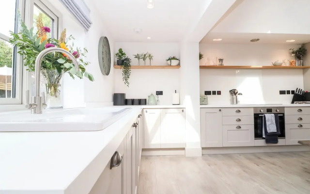 12 Manor Farm Close