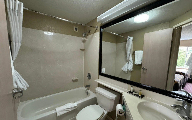 Super 8 by Wyndham New Cumberland
