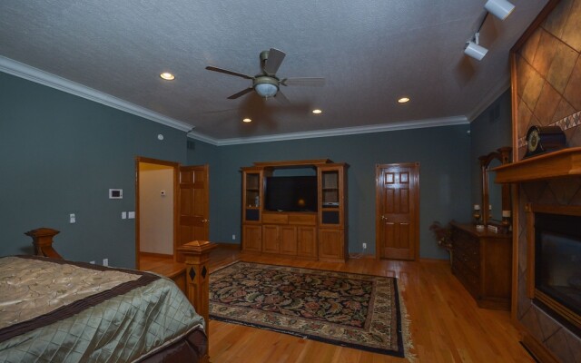 The West Wing 5 Bedroom House