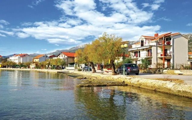 Beautiful Home in Kastel Kambelovac With Wifi and 3 Bedrooms